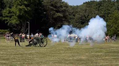 Diverse foto’s van de Defensiedag in Tilburg