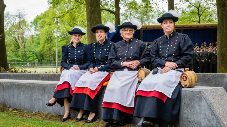 4 marketentsters van het Regiment Genietroepen.