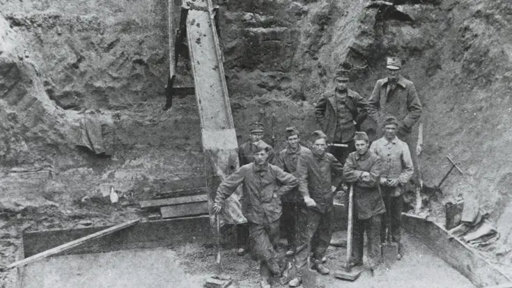 Veldpioniers bouwen een schuilplaats, 1929.