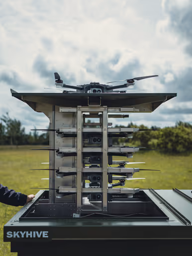 de vijf drones van de SkyHive.