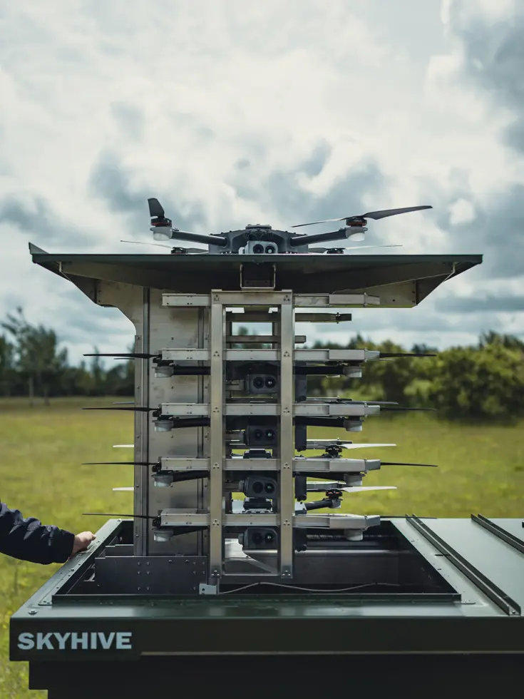 de vijf drones van de SkyHive.