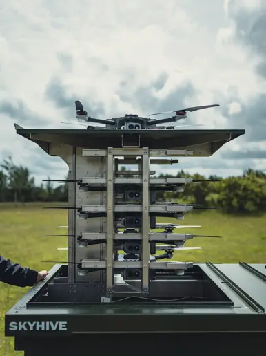 de vijf drones van de SkyHive.