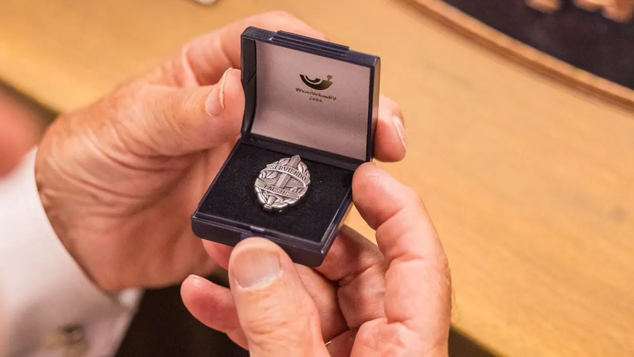 Medaille in een doosje.