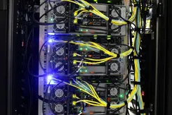 Kabels in een datacentrum.