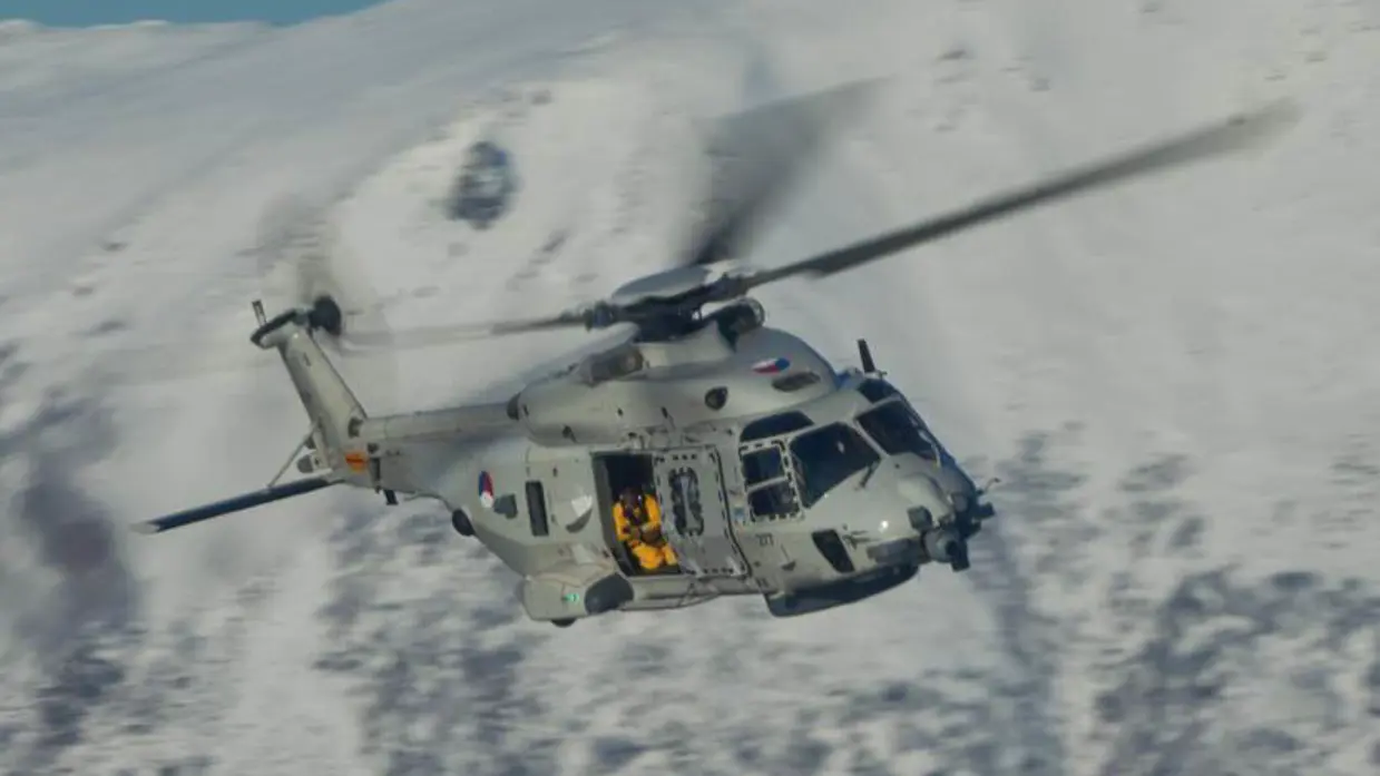 NH90-helikopter in de lucht.