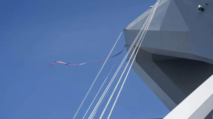Wimpel wappert op een schip.