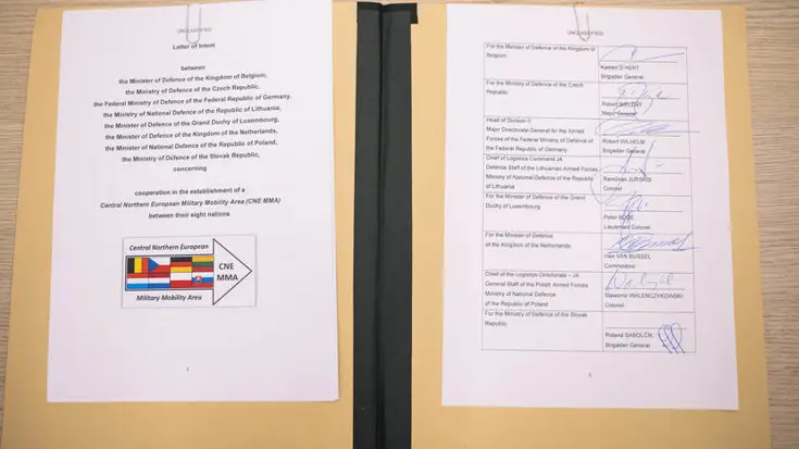De overeenkomst op papier