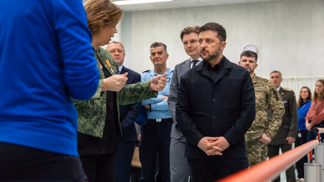 Commandant MRC Monika Kop-Wijering in gepsrek met President Zelensky.