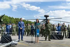 De minister spreekt tijdens de presentatie van de Defensienota. 