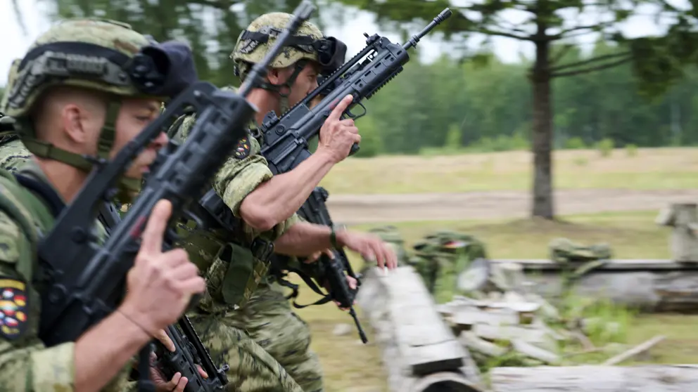 Bewapende Kroatische militairen. 