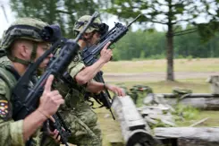 Bewapende Kroatische militairen. 