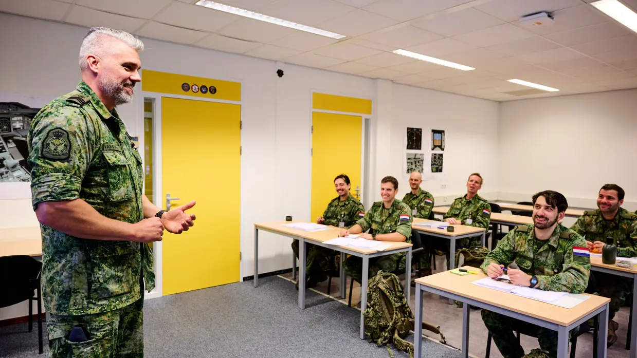 Ruud van Schaik: “Het instructeursvak is voor mij veel meer dan alleen het aanleren van technische vaardigheden. Je ben ook coach en begeleider.” Foto’s: Sjoerd van der Hucht 