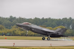 F-35 gevechtsvliegtuig stijgt op.