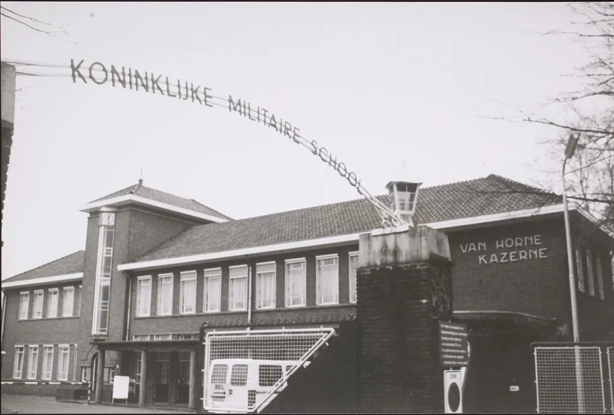 Gebouwencomplex van de Koninklijke Militaire School (KMS) te Weert.