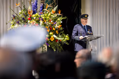 Generaal Eichelsheim geeft toespraak.