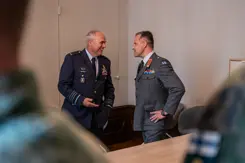 Nederlands en Finse CDS met elkaar in gesprek.