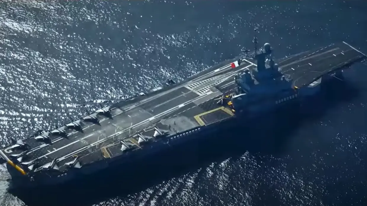 Het vliegdekschip FS Charles de Gaulle geëscorteerd door meerdere varende eenheden. 