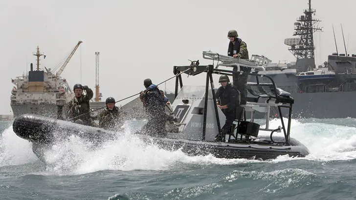 Een Rigid Hull Inflatable Boat (RHIB).