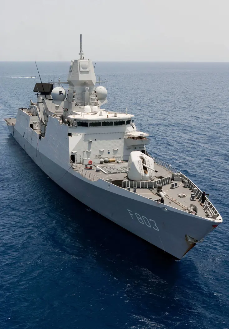 Luchtverdedigings- en commandofregat Zr.Ms. Tromp.
