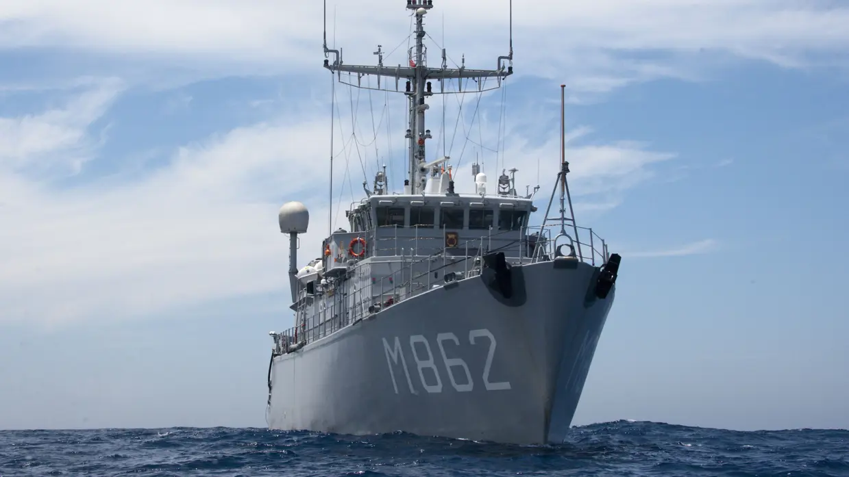 Zr.Ms. Zierikzee op volle zee.