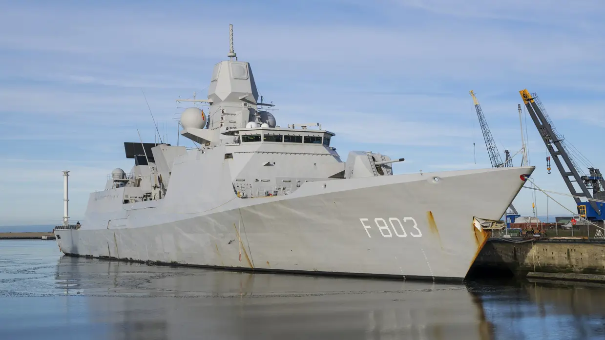 Luchtverdedigings- en commandofregat Zr.Ms. Tromp.