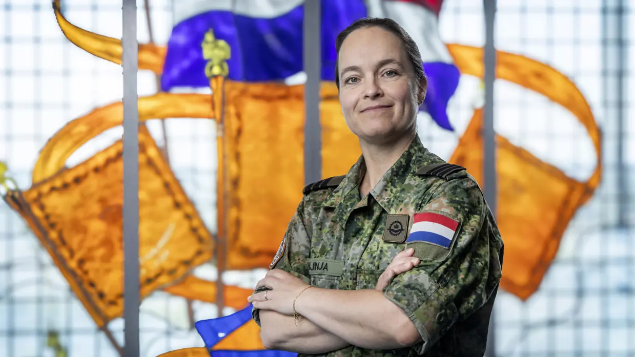 Portretfoto van luitenant-kolonel Petra Wijnja van de luchtmacht, hoofd Space Warfare and Expertise