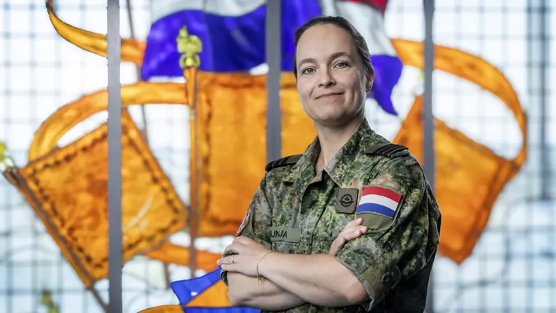 Portretfoto van luitenant-kolonel Petra Wijnja van de luchtmacht, hoofd Space Warfare and Expertise