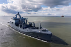 Zr. Ms. Den Helder op volle zee