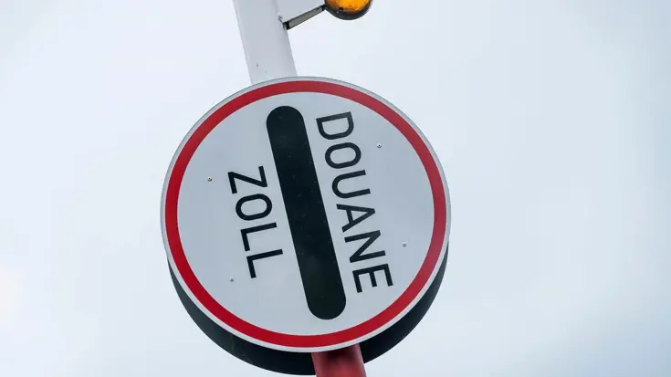 slagboom van de douane.
