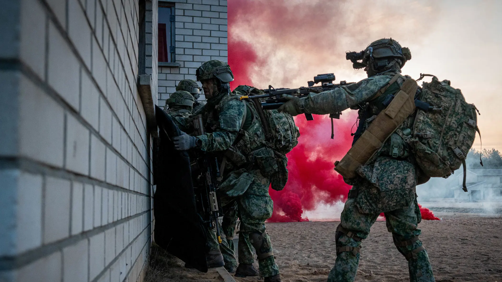Pantserinfanteristen van 43 Gemechaniseerde Brigade tijdens een oefening in Litouwen.