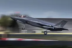 Landing F35 op Vliegbasis Leeuwarden