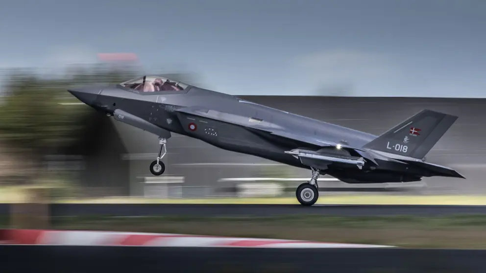Landing F35 op Vliegbasis Leeuwarden