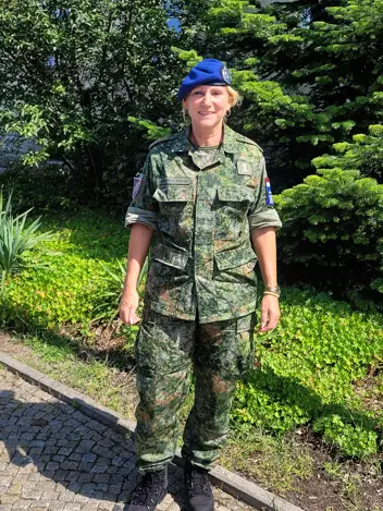 Portretfoto van KMar-kapitein Sandra.