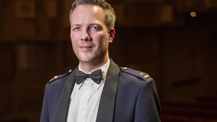 Portret van Frans-Aert Burghgraef, chef-dirigent Koninklijke Militaire Kapel ‘Johan Willem Friso’.