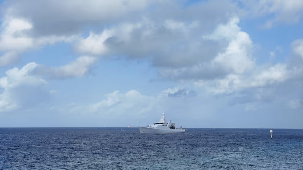 Zr.Ms Friesland op zee.
