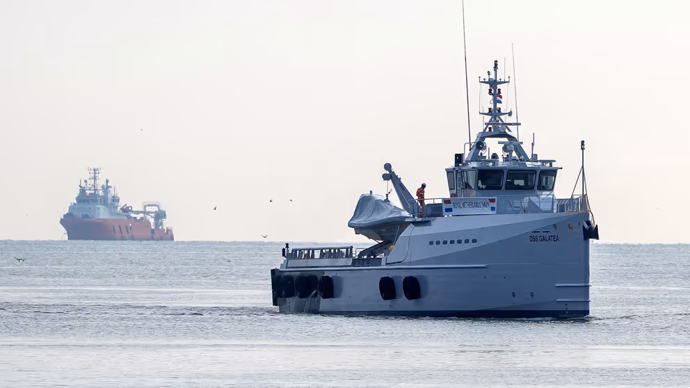 De DSS Galatea op open zee