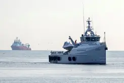 Twee schepen op zee.