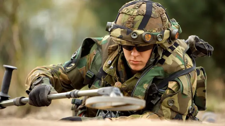 Op de locatie in Reek van de Mineurs- en Sappeursschool leren aankomend genisten onder meer geïmproviseerde explosieven te herkennen en op te sporen.
