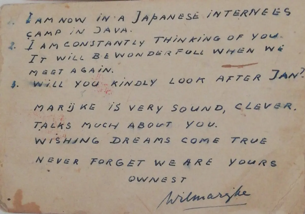 Kaart van de opa van Kirsten vanuit het concentratiekamp in Japan.