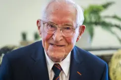 Portretfoto van een 100-jarige veteraan.