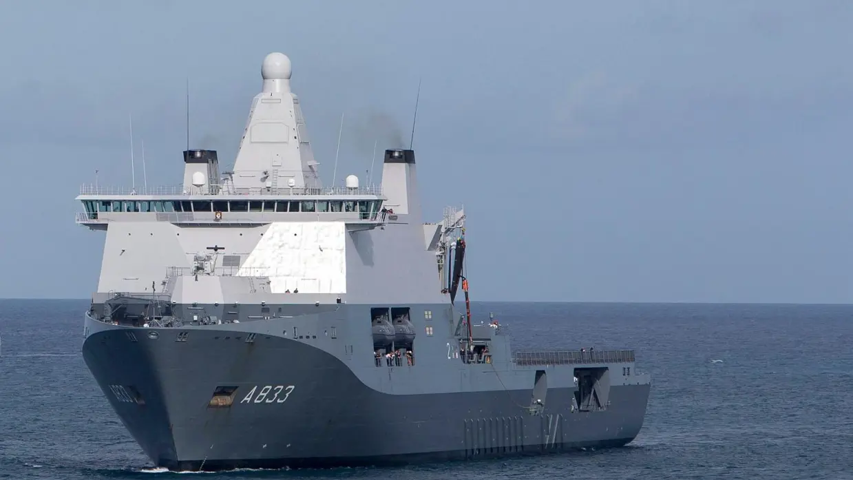 Archieffoto van een marineschip.