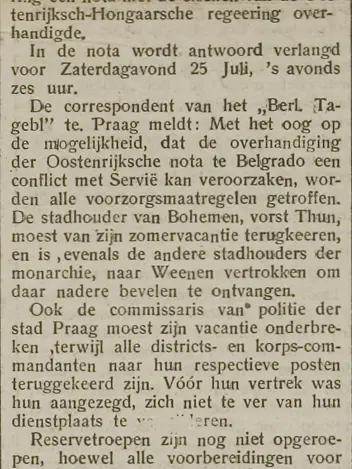 Een oude krantenpagina met de kop "Oostenrijk en Servië" en gedrukte tekst in het Nederlands over diplomatieke spanningen.