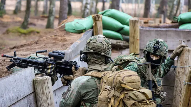 Militair in een loopgraaf.