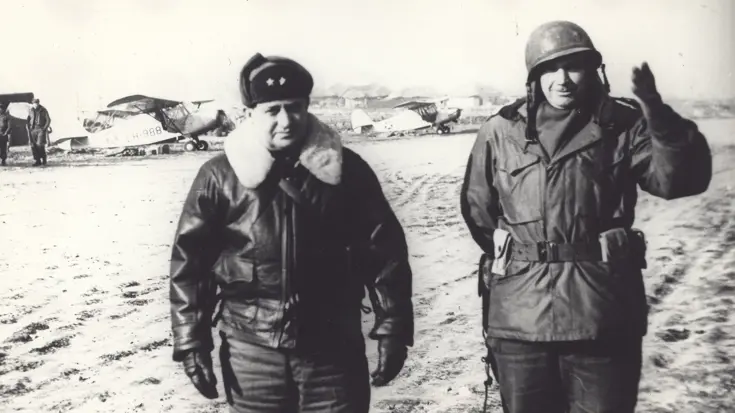 Zwart-witfoto Luitenant-kolonel den Ouden (rechts) en generaal-majoor Ruffner in Korea ca.