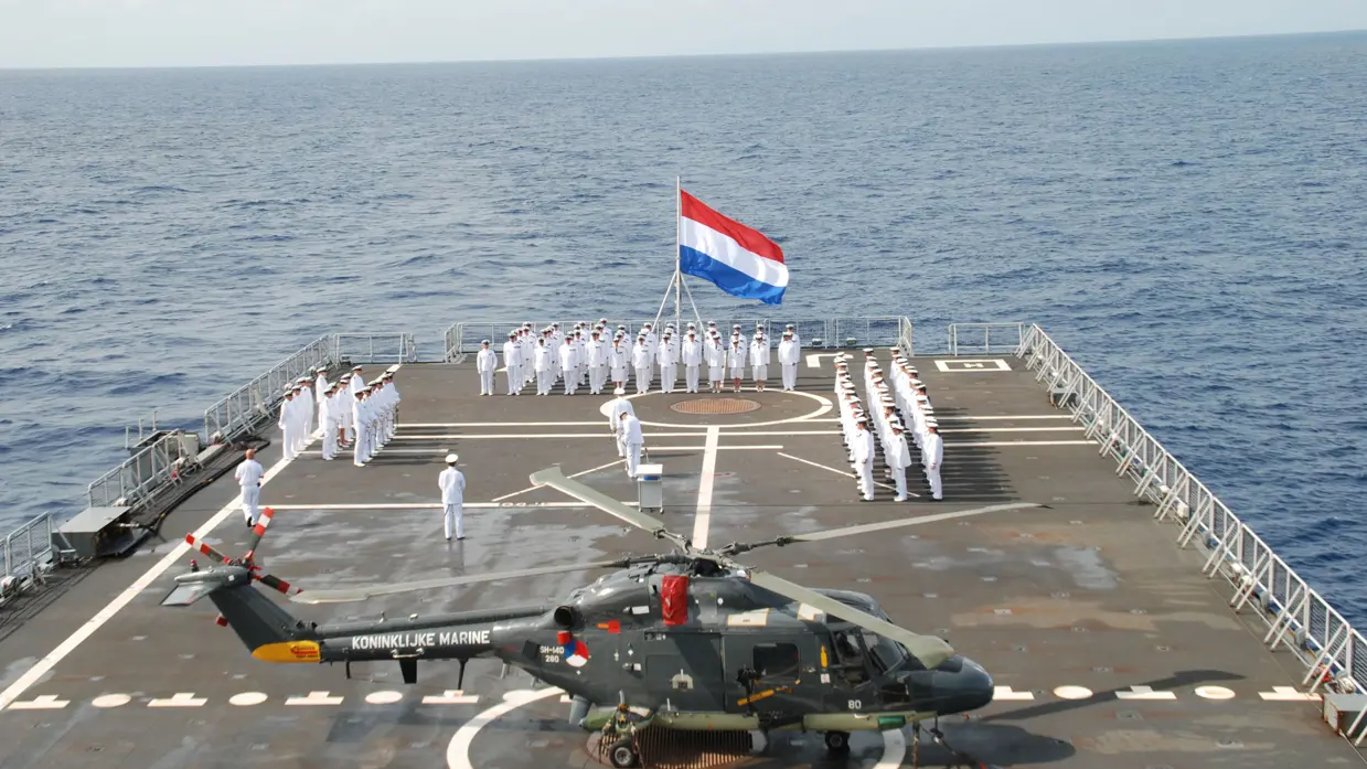 Lynx-helikopter aan boord van Zr.Ms. Johan de Witt.