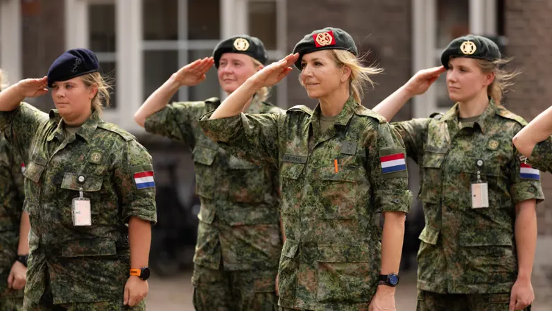 Een foto van Koningin Maxima, nadat ze eerder dit jaar haar baret ontving.    