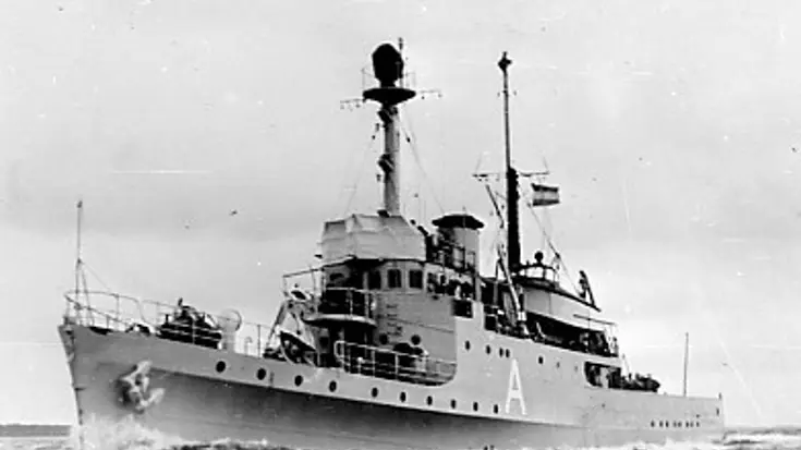 Mijnenveger Van Amstel, 1937-1942.