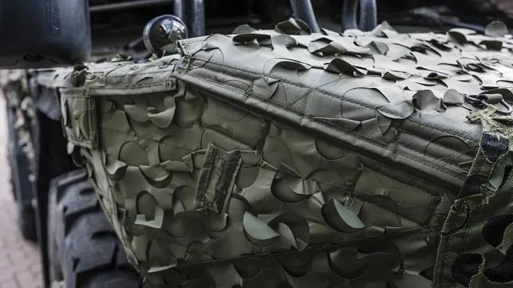 Close up van camouflage op een militair voertuig