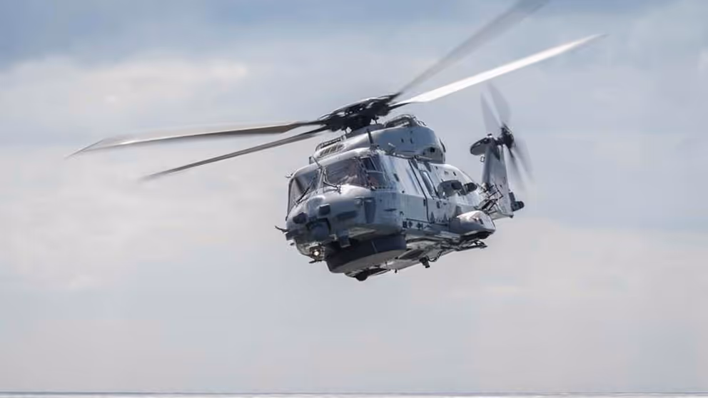 NH90 boven zee.