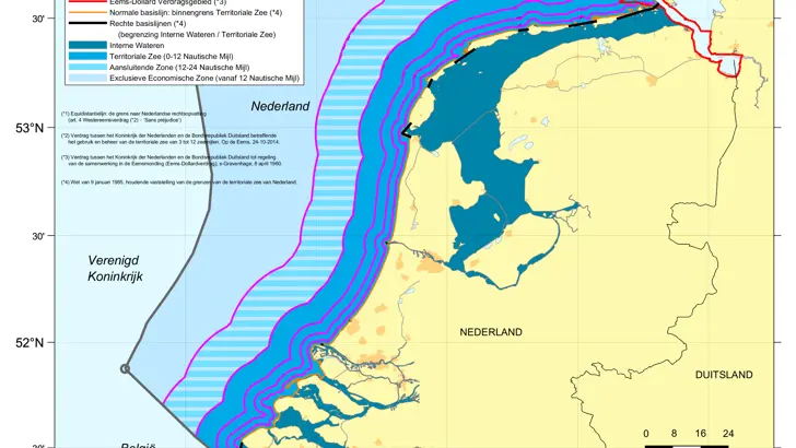 Kaart: gewijzigde zonegrenzen langs de hele Nederlandse kust door gewijzigd dieptebeeld op verschillende zeekaarten. De inhoud van de kaart is te gebruiken door zeevarenden.